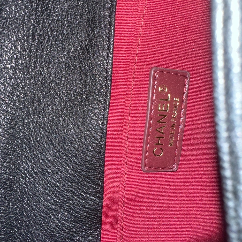 Black Quilted Chain Shoulder Bag - Picture 8 of 9